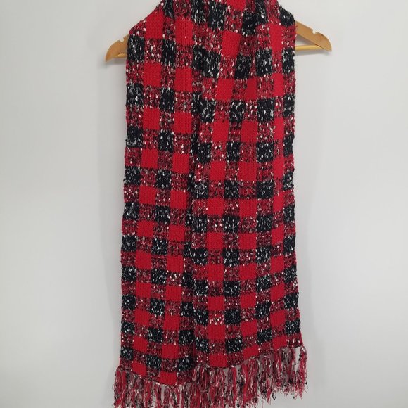 Maurices red black white and grey striped fringed scarf - Picture 2 of 2